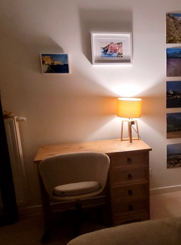 Klein bureau in echt hout met een fauteuil, comfortabel, Huis en Inrichting, Bureaus, Ophalen, Scandinavisch, Hout, Kinderbureau