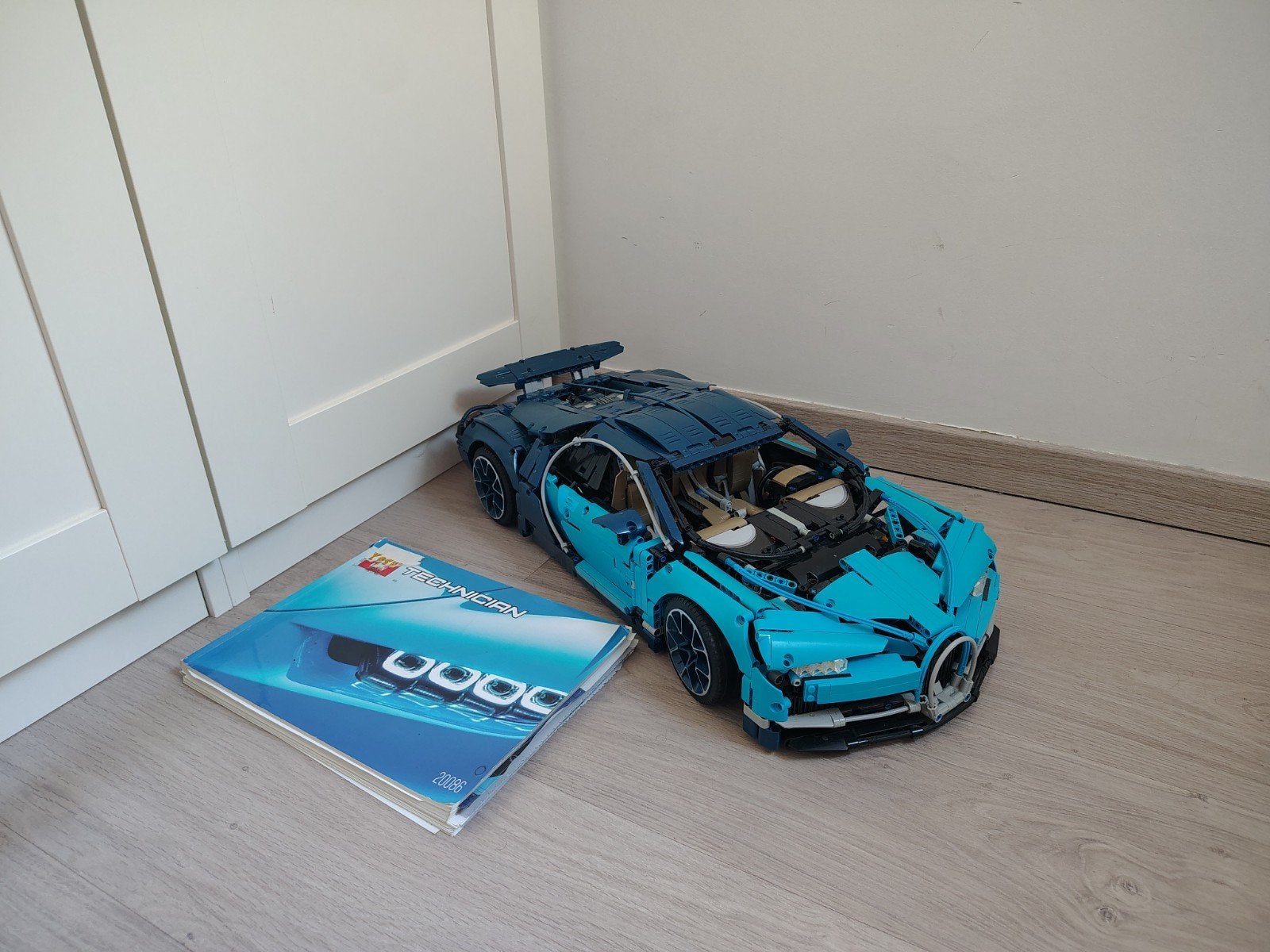 LEGO LEPIN Bugatti Technic
#42083
Bugatti Chiron, Ophalen, Compleet, Lego, Technic