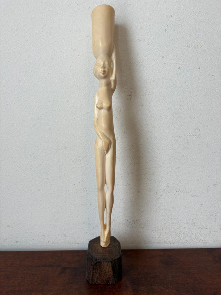 Beeld vrouw naakt afrika, Antiek en Kunst, Ophalen of Verzenden, Handgemaakt, 20 - 50 cm, Wit
