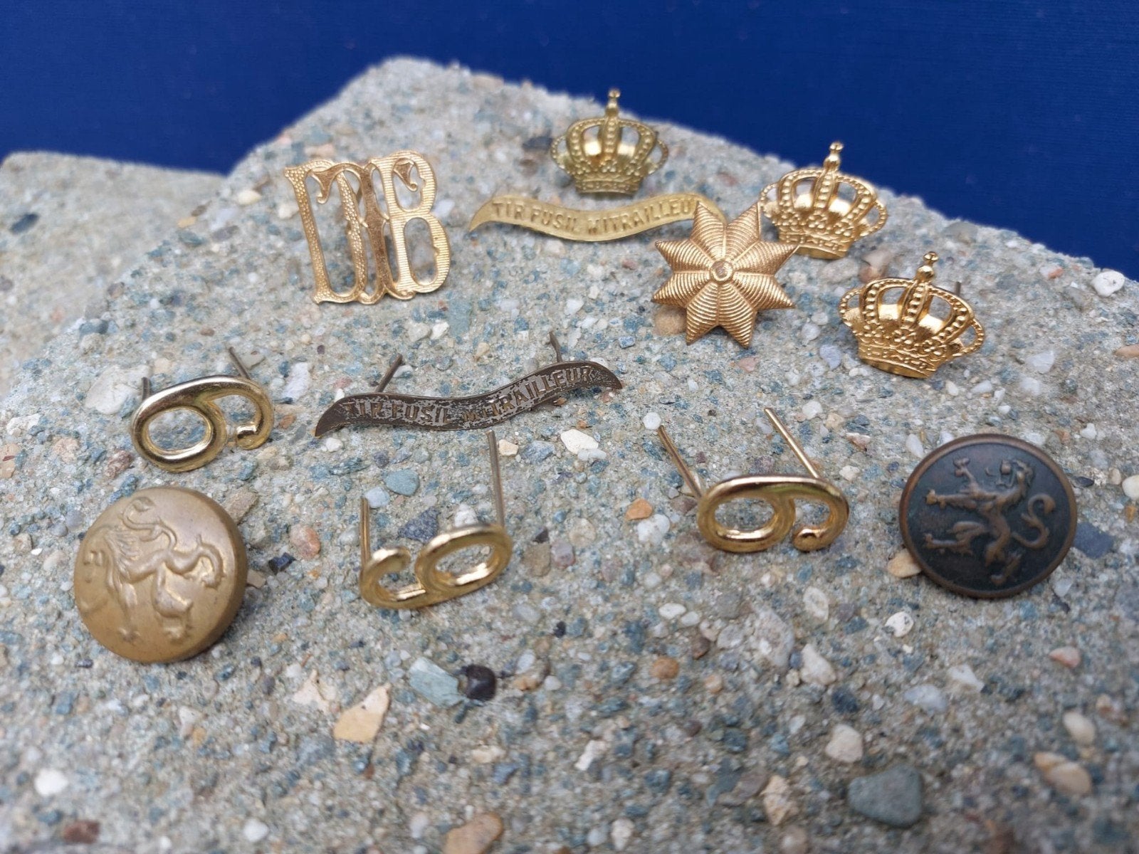 Belgische militaire uniforminsignes en knopen, Verzamelen, Ophalen of Verzenden, Landmacht, Embleem of Badge
