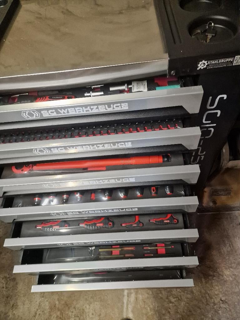 Stahlgruppe gereedschapswagen, Doe-het-zelf en Bouw, Ophalen, Gevuld, Nieuw