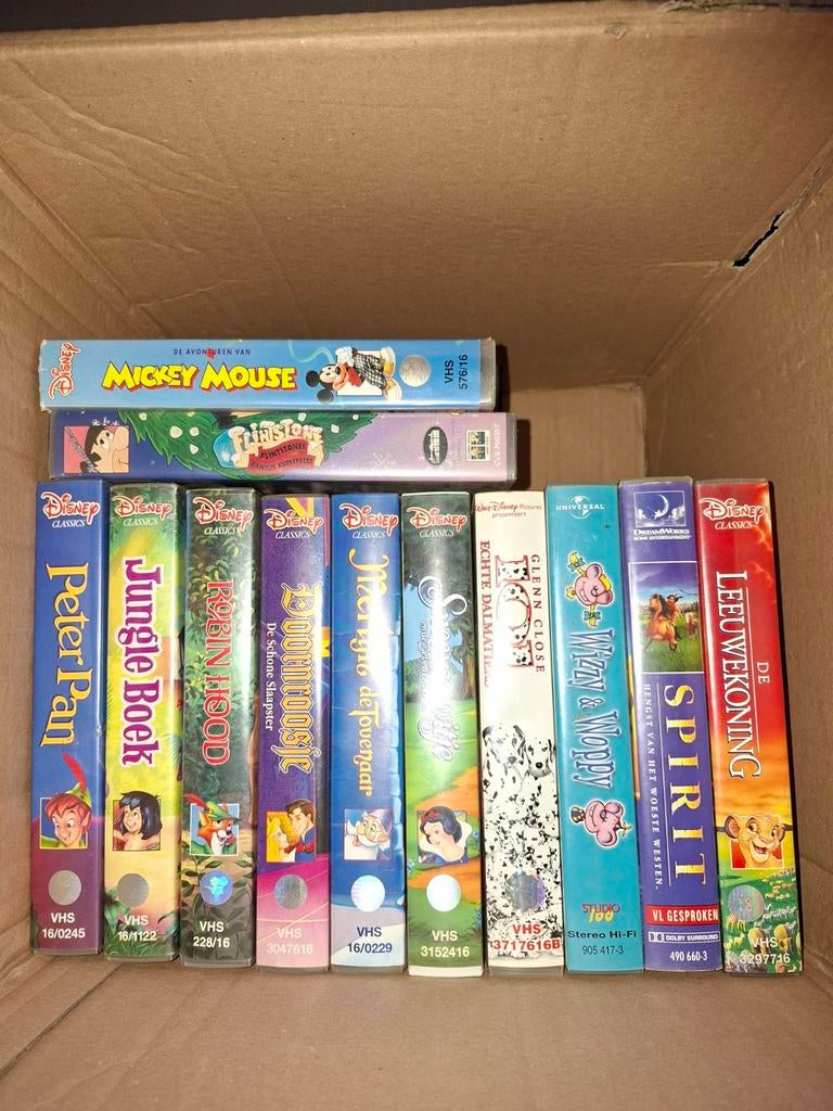 25 vhs te koop, Enlèvement ou Envoi