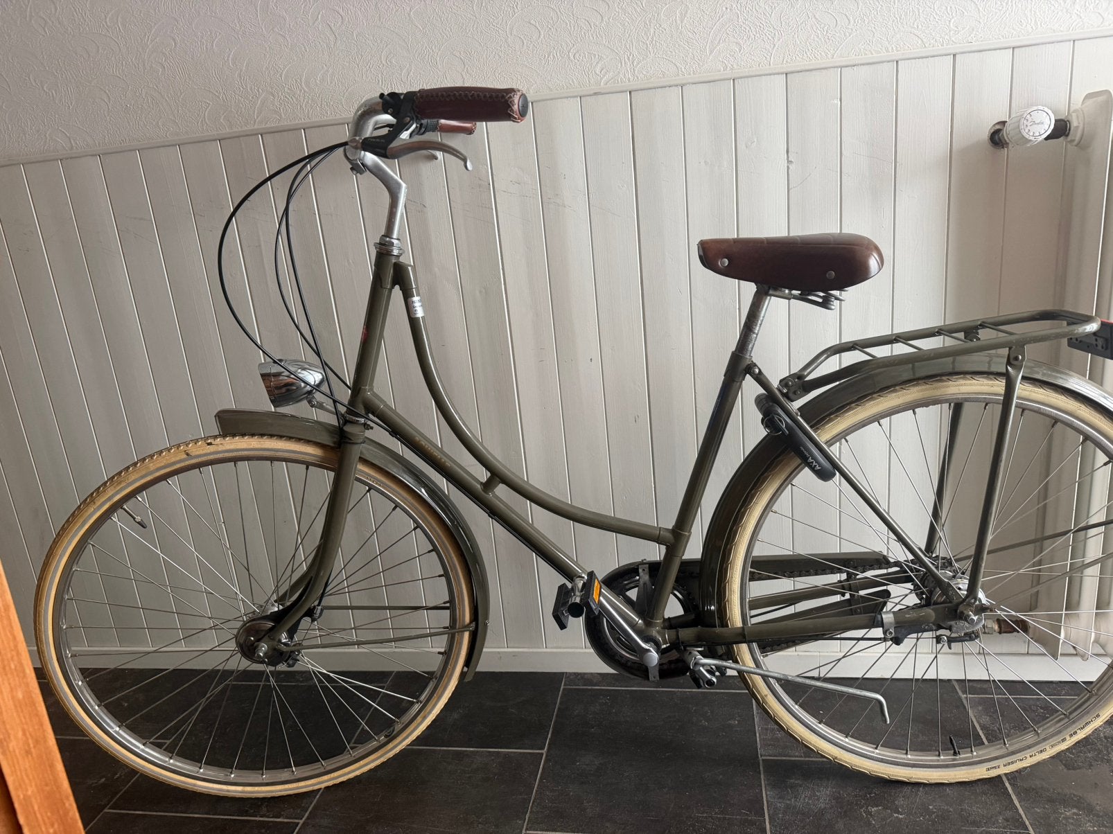 Vélo Achielle 28 pouces pour femmes, Enlèvement, Comme neuf, Vitesses