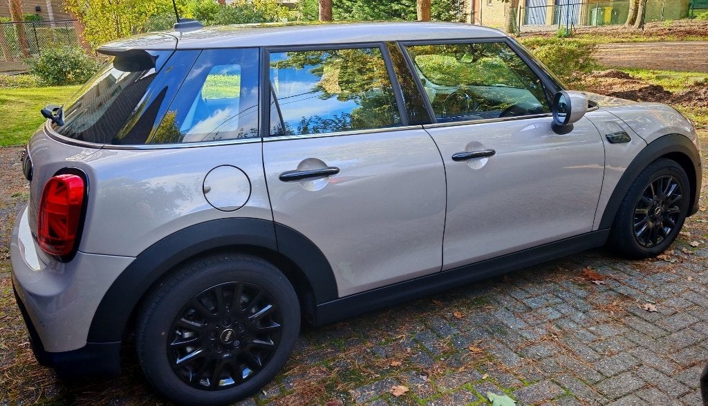 MINI Cooper 5 portes à partir du 11/2022 avec 45 000 km, Autos, 100 kW, Argent ou Gris, Achat, Euro 6