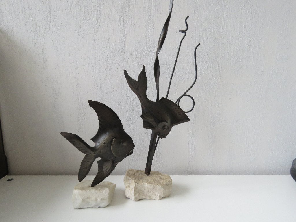 Couple de sculptures métalliques poissons sur pierre,1960-70, Enlèvement ou Envoi