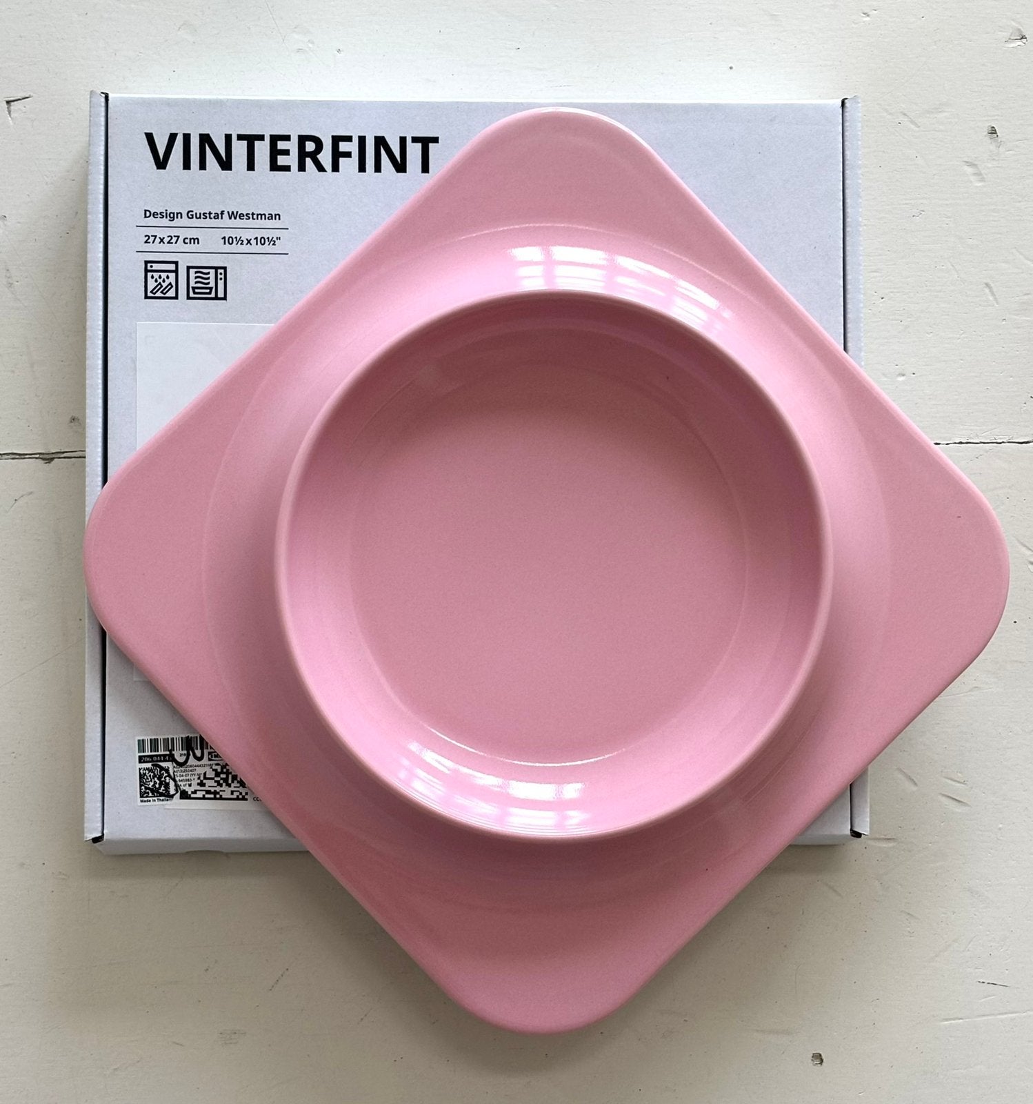 Assiette rose IKEA x Vinterfint, Maison & Meubles, Cuisine | Vaisselle, Enlèvement ou Envoi, Comme neuf, Porcelaine, Assiettes(s)