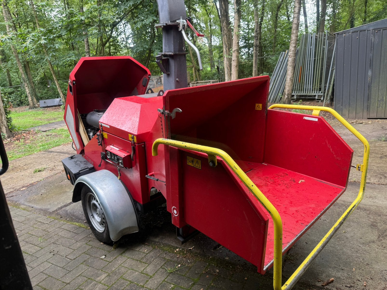 Houthakselaar, Ophalen, Hakselaar
