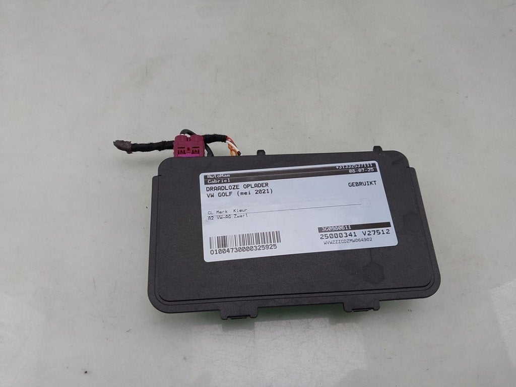 DIVERS Draadloze oplader Golf VIII (CD1) (|3G0980611|), Dhr. J. Ham, Volkswagen, Administratie@autoham.nl, Utilisé