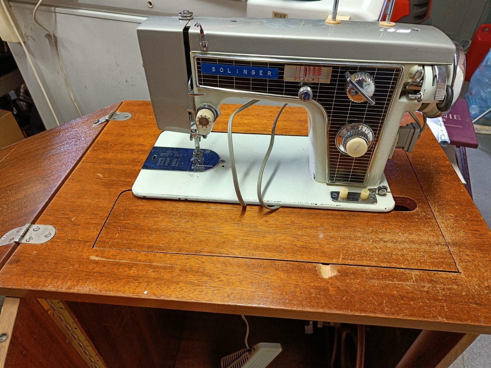 Solinger vintage naaimachine met houten naaikast – werkend, Ophalen