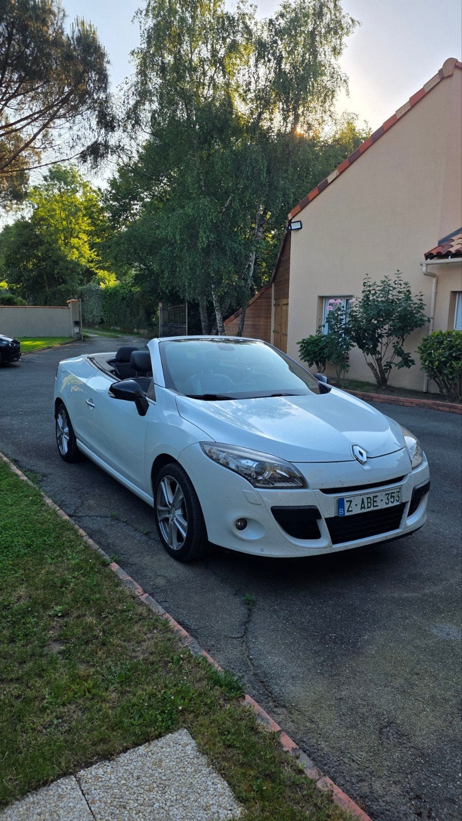 RENAULT MEGANE AUTOMATIC,CABRIO, Auto's, Automaat, Euro 5, Cabriolet, Leder