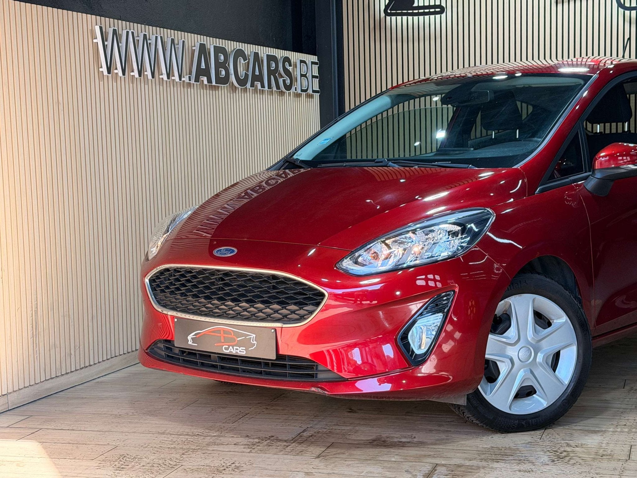 Ford Fiesta 1.1 * UTILITAIRE 2 PLACES * GARANTIE 12 MOIS *, Autos, Camionnettes & Utilitaires, Rouge, Achat, Euro 6, 2 places