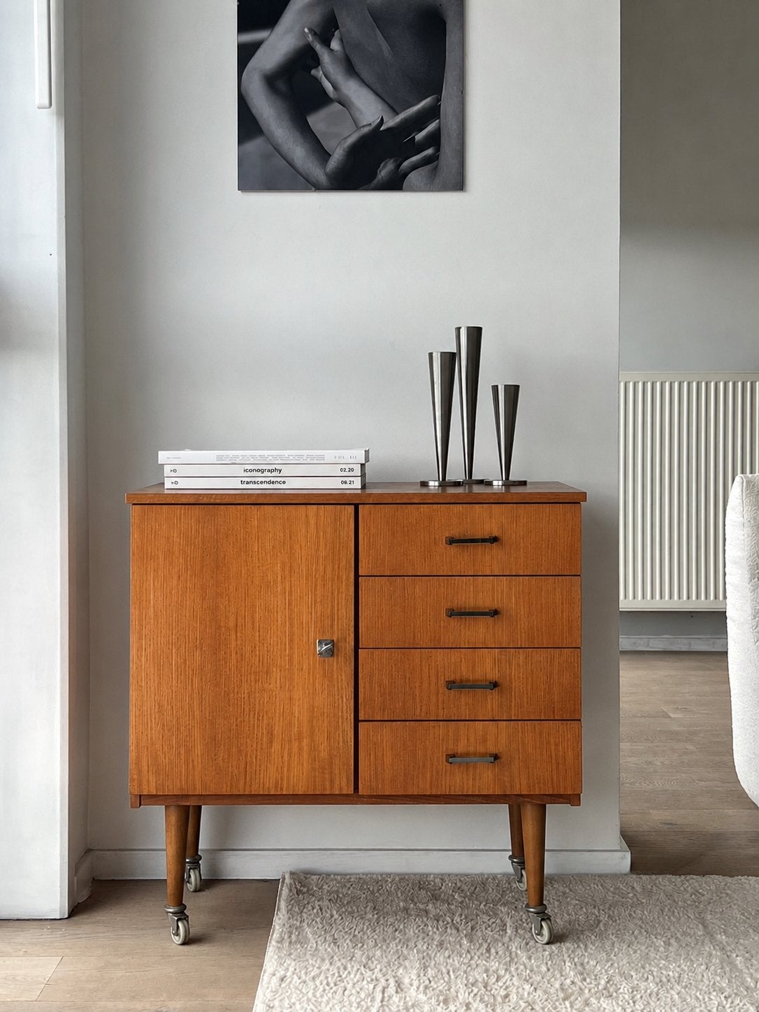 Vintage Mid Century houten kastje op wielen, Antiek en Kunst, Ophalen