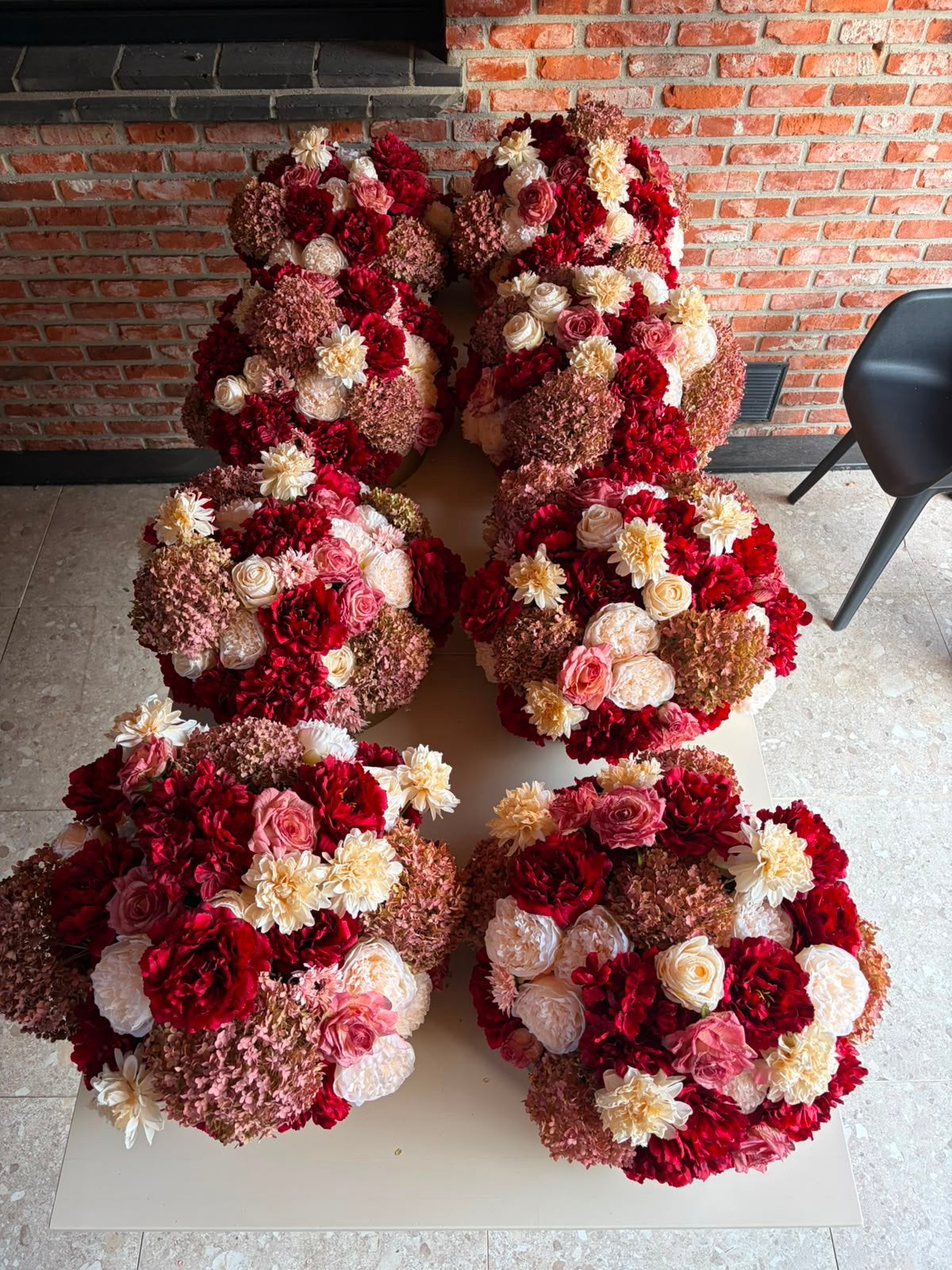 Bloemstukken + bloemenboog voor feest/huwelijk, Ophalen, Zo goed als nieuw, Rood, Hout