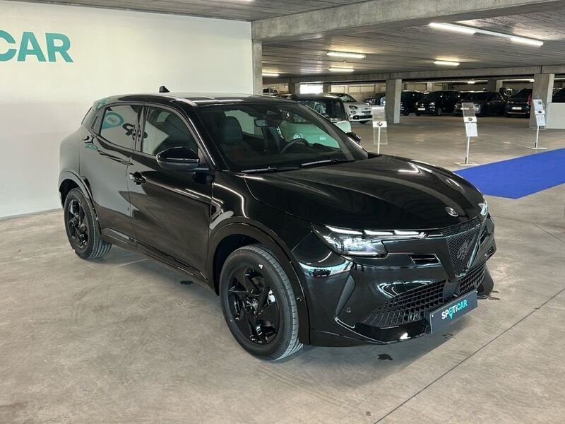 Alfa Romeo Junior 1.2 Hybrid 145 eDCT6 Ibrida, Auto's, Gebruikt, 1199 cc, Leder en Stof, Zwart