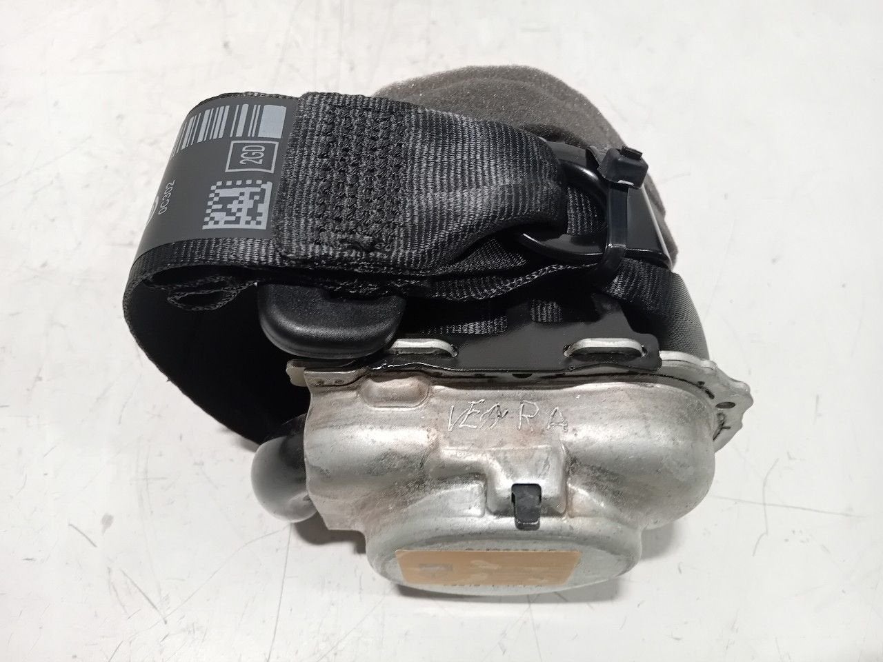 Veiligheidsgordel rechts achter Peugeot 3008, Onderdelen@venauto.nl, Van der Ven Autorecycling B.V., Gebruikt, Ettenseweg 76, 4706 PB Roosendaal, The Netherlands