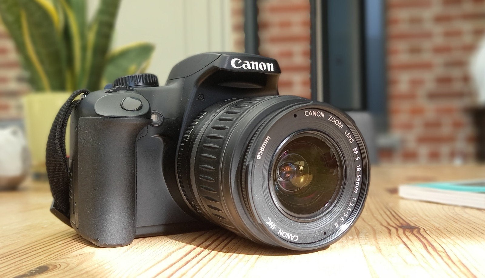 Canon Eos 1000D + carte SD 32gb, TV, Hi-fi & Vidéo, Enlèvement, Comme neuf, Batterie, Canon