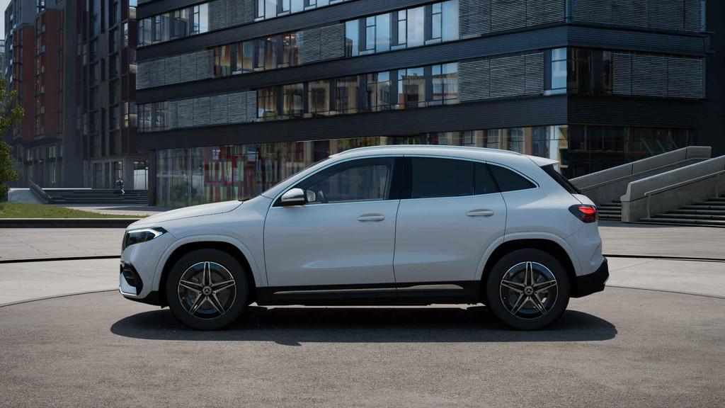 Mercedes-Benz EQA-Klasse 350 4MATIC AMG Line Dodehoekassiste, Auto's, Mercedes-Benz, Automaat, 215 kW, Stof, Regensensor