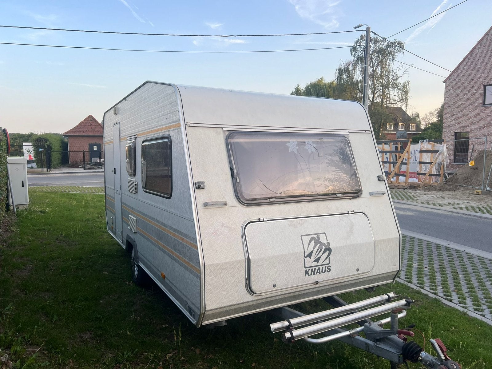 Knaus Caravan zonder papier, Particulier, Knaus, Lits superposés