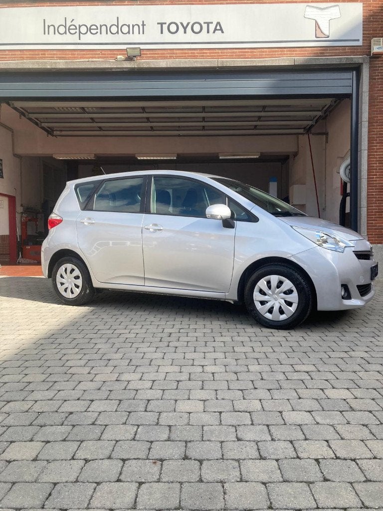 Toyota verso S, Achat, USB, Entreprise, Boîte manuelle