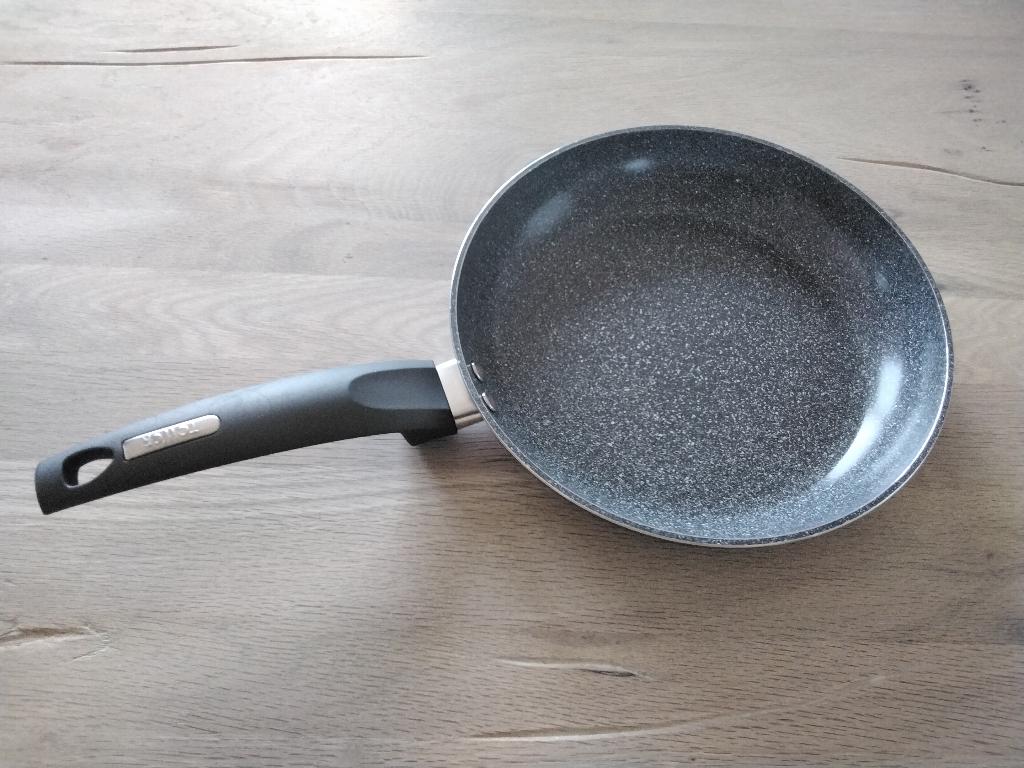 Poêle Tower 25cm, Huis en Inrichting, Keuken | Potten en Pannen, Ophalen, Gebruikt, Koekenpan of Braadpan