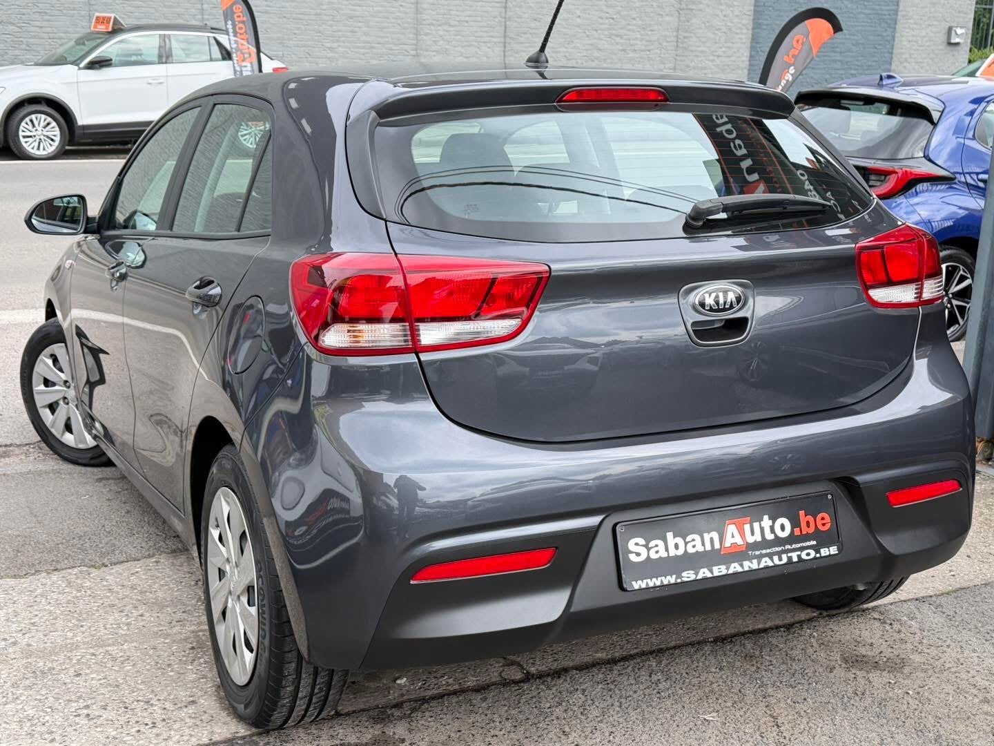 Kia Rio 1.2 Essence ( 62 kw - 84 cv ) LOUNGE 2018, Autos, Cuir, Argent ou Gris, Achat, Entreprise