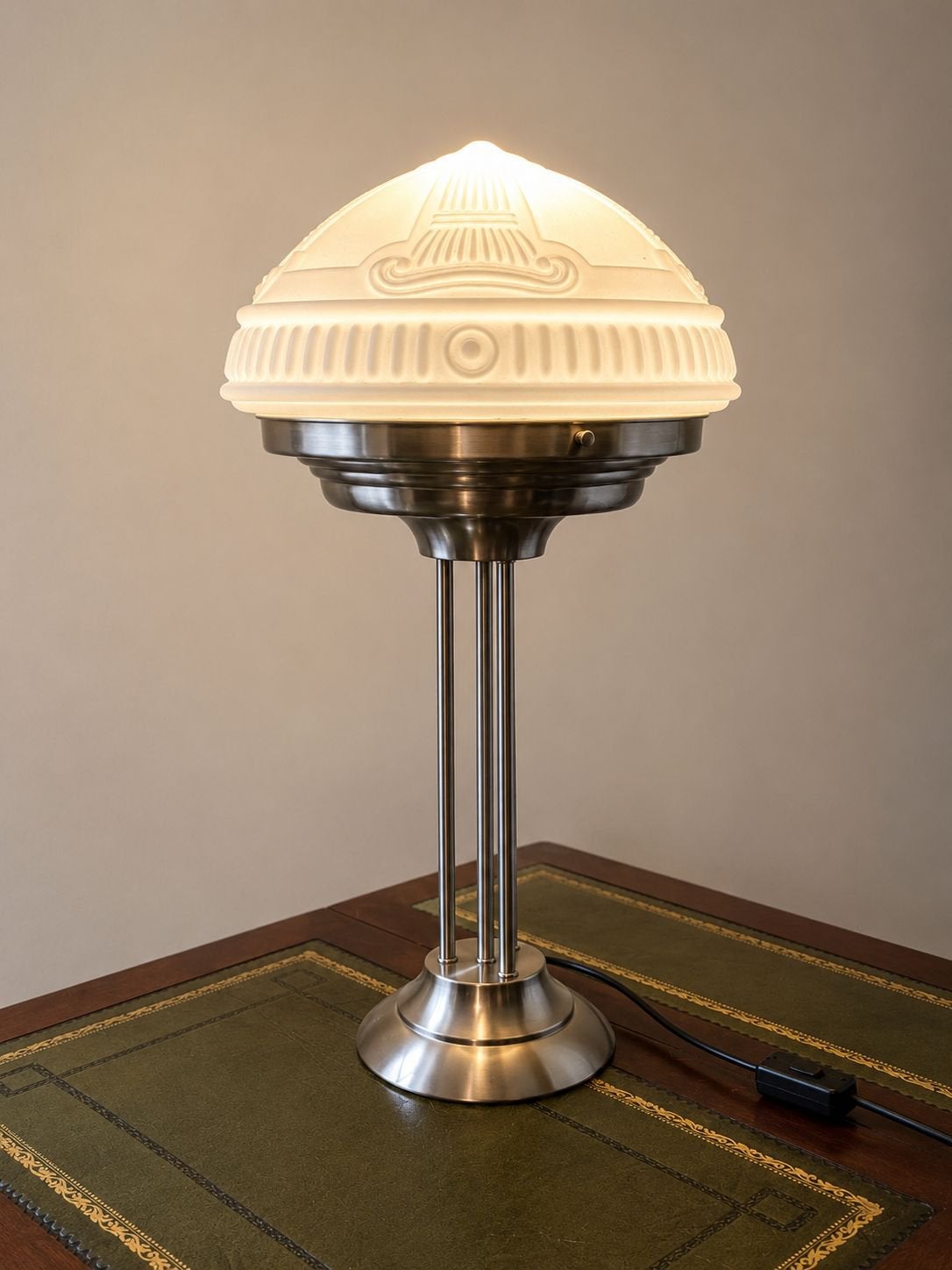 Elegante Art Deco tafellamp met glazen kap, Ophalen, Zo goed als nieuw, Met schakelaar, Art deco
