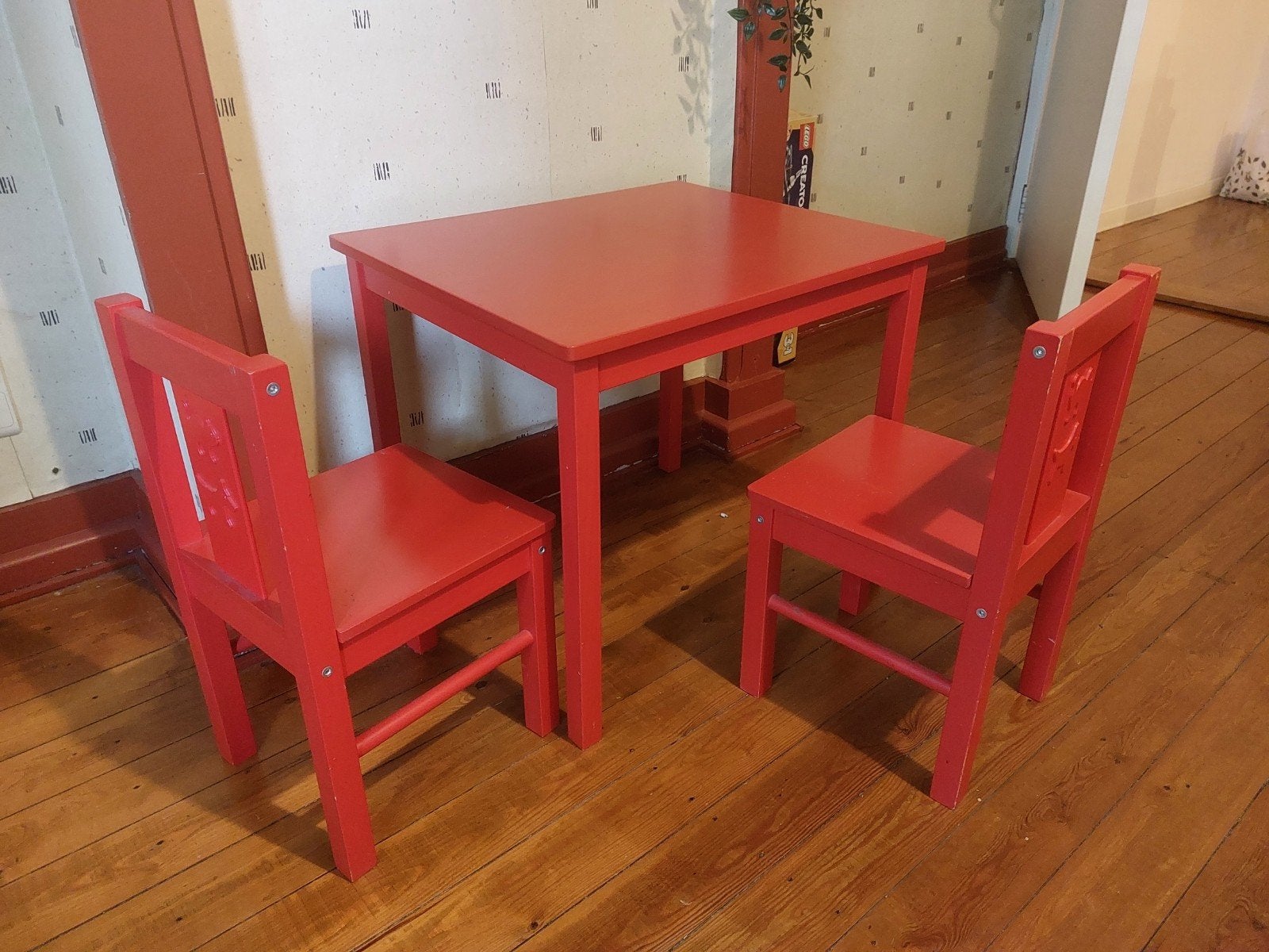 Kindertafeltje en twee stoeltjes, Huis en Inrichting, Complete eetkamers, Ophalen