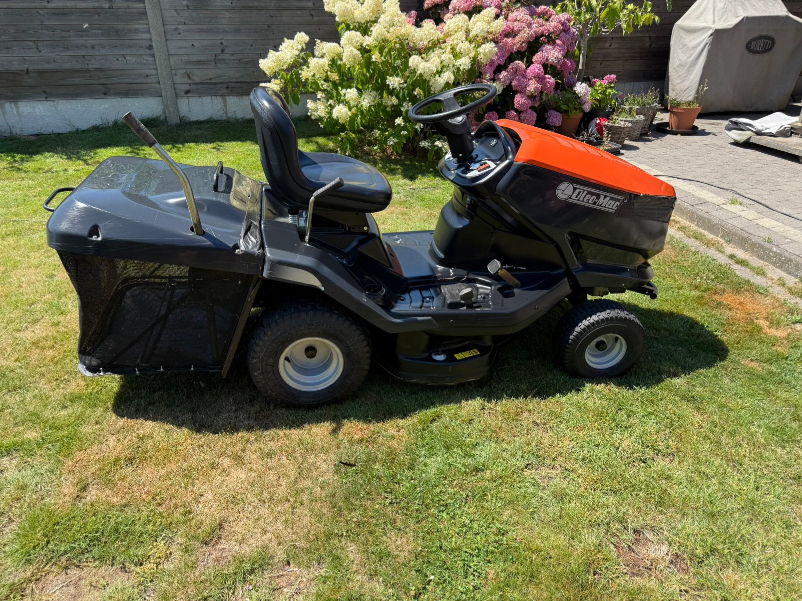 Zitmaaier OleoMac 92/13H Briggs&Stratton Power Built 3130, Tuin en Terras, Zitmaaiers, Ophalen, Gebruikt, Elektrische starter