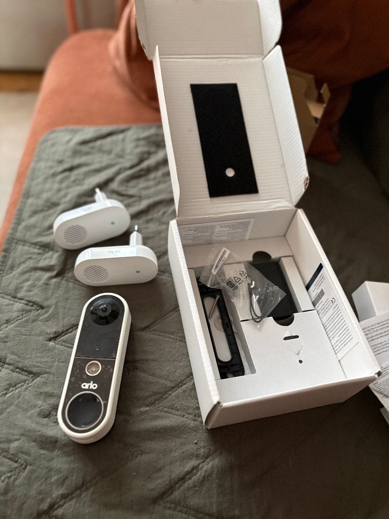 Sonnette vidéo Arlo sans fil + 2 carillons Arlo, Maison & Meubles, Enlèvement, Utilisé