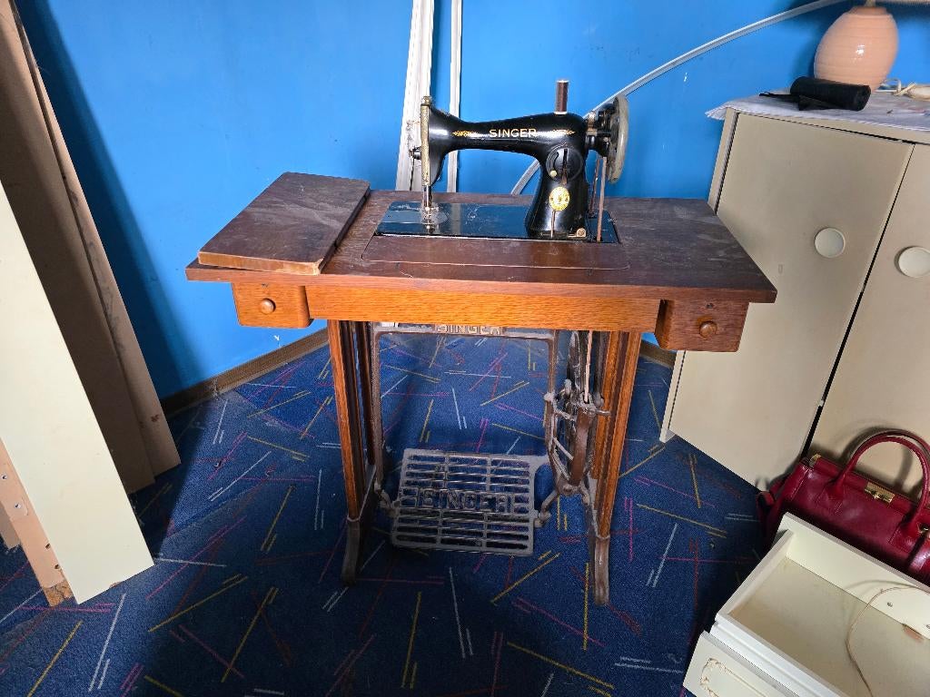 Machine à coudre ancienne Singer avec meuble, Ophalen