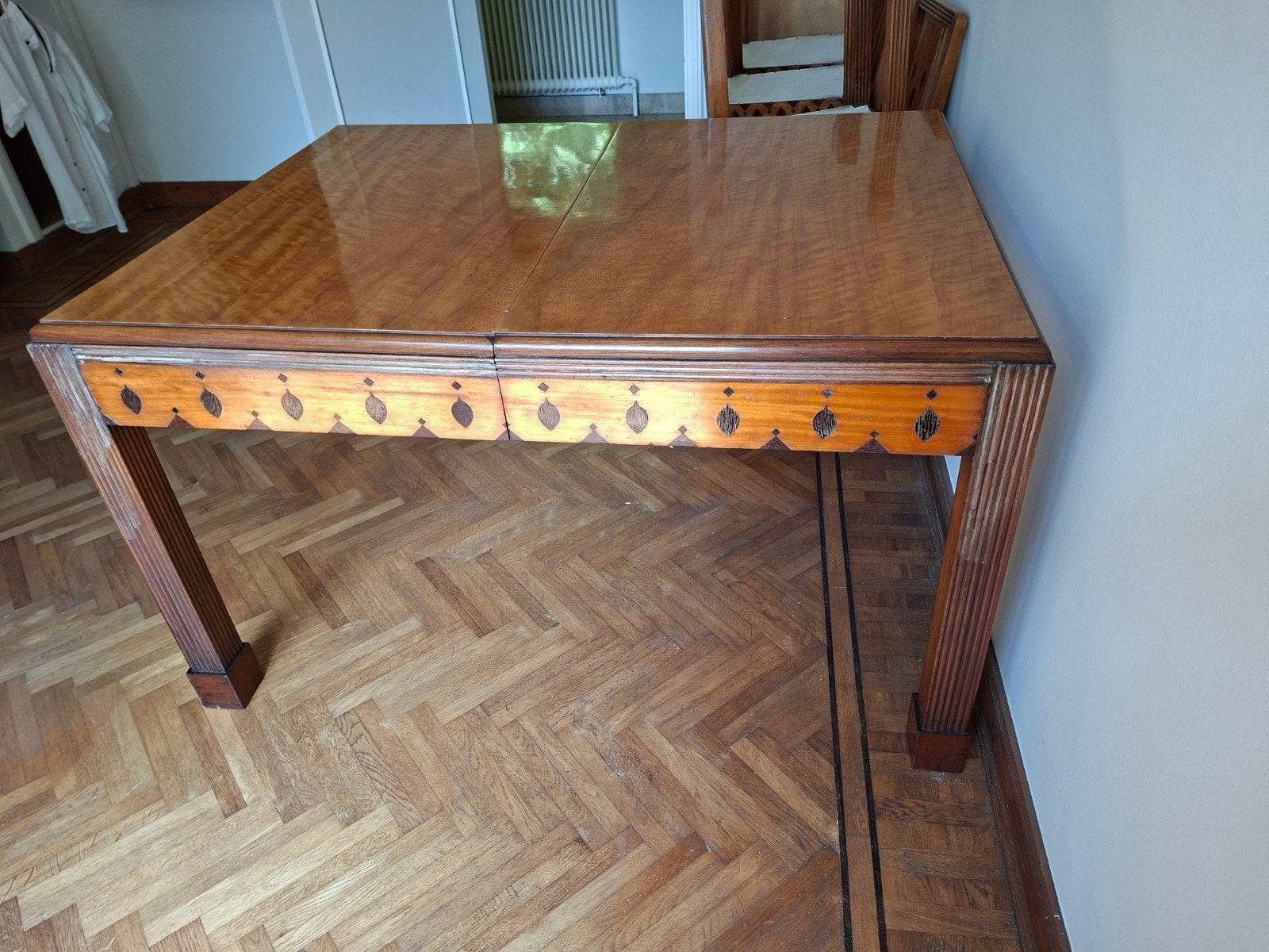 Art deco tafel met 6 bijhorende stoelen, Antiek en Kunst, Ophalen