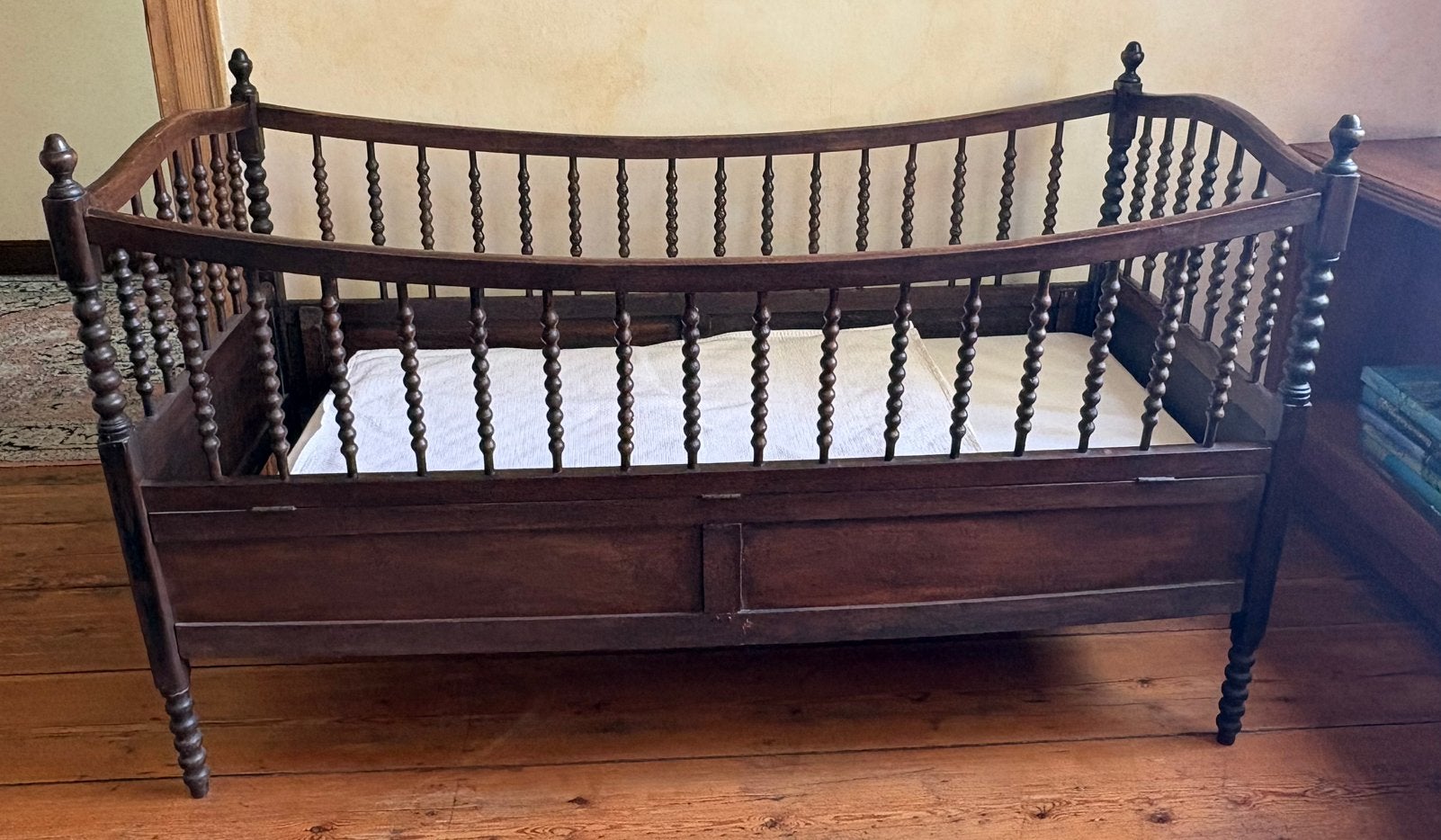 Houten kinderbed, Ophalen, Zo goed als nieuw