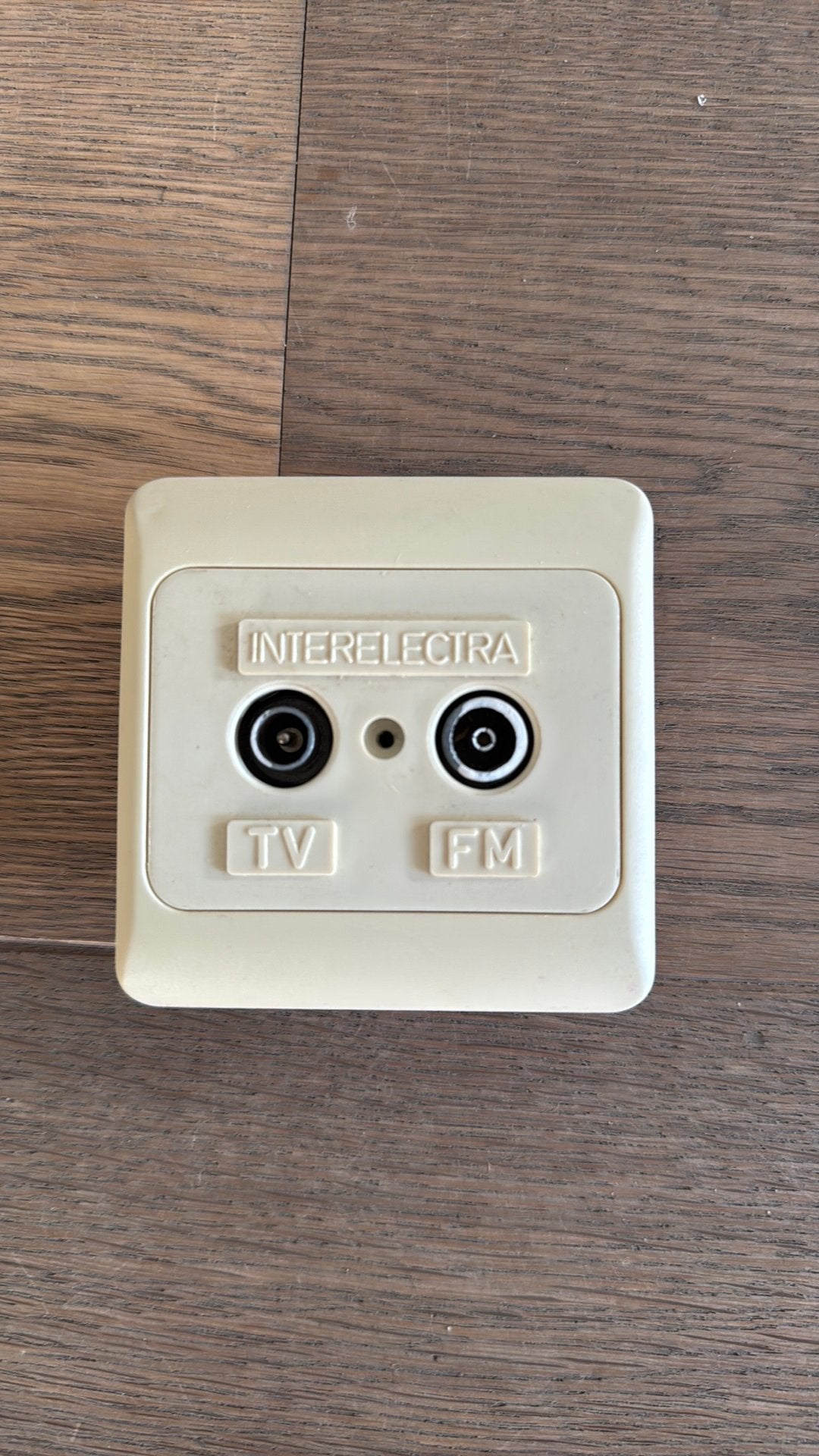 Afwerkingsset interelectra FM & TV (coax), Ophalen