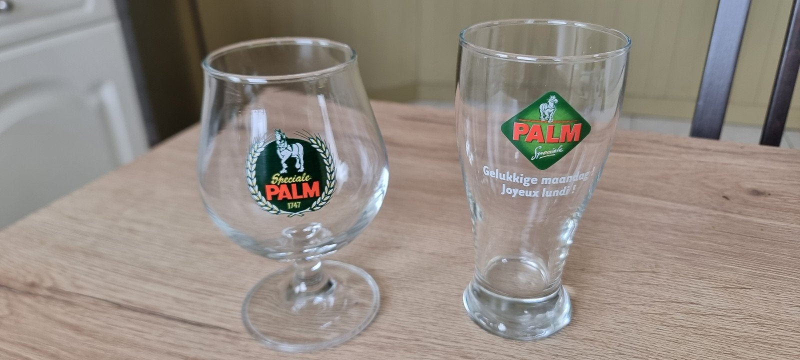 2 verschillende Palm glazen, Verzamelen, Ophalen, Zo goed als nieuw, Bierglas
