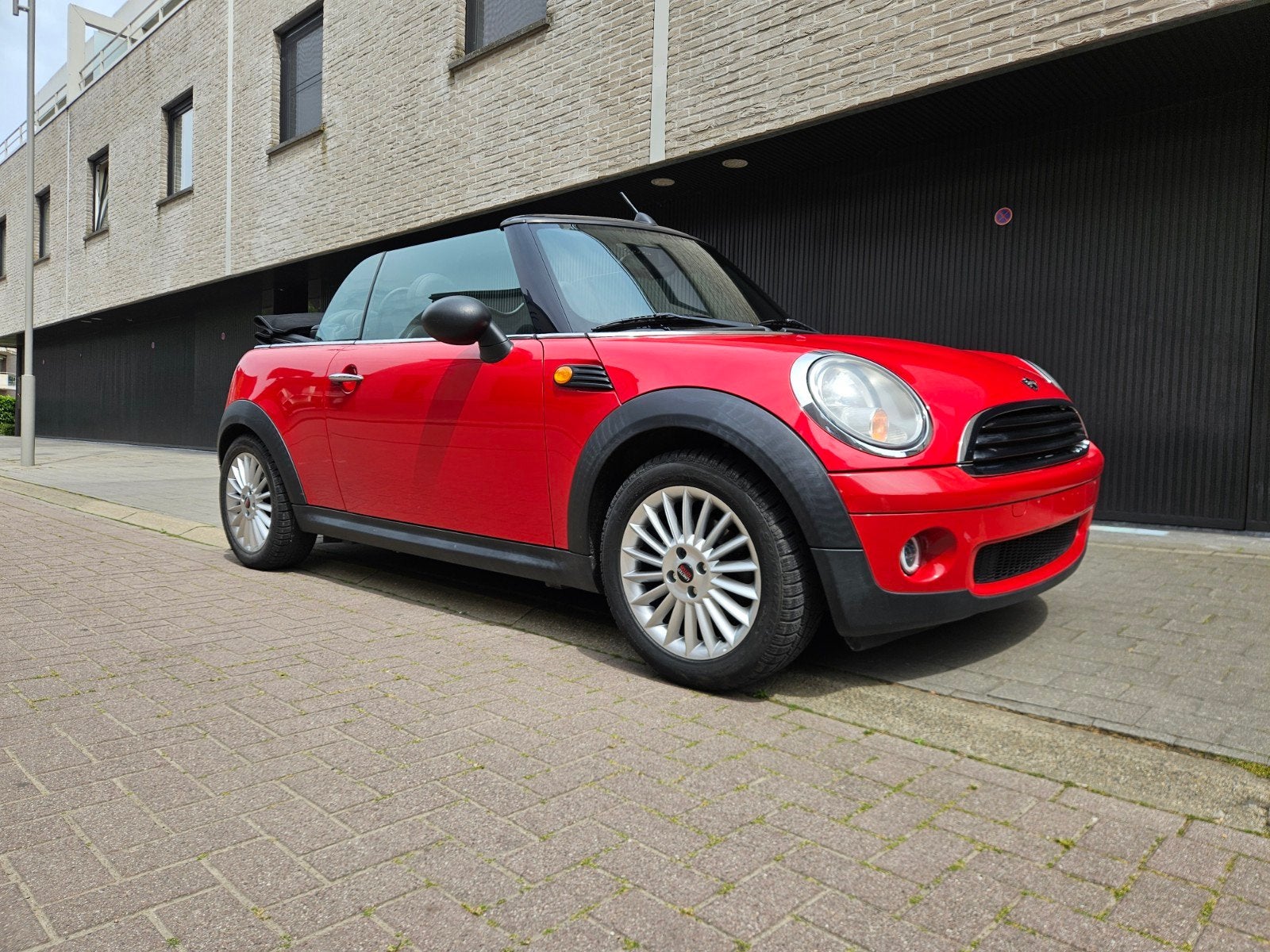 Mini Cooper Cabrio 1.6i Essence Euro 4, Autos, Achat, Boîte manuelle, Noir, 2 portes