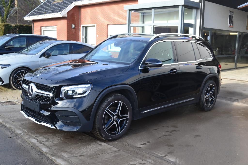 Mercedes GLB 200 AMG Line/HEATED SEATS/TREKHAAK, Auto's, Mercedes-Benz, Automaat, Achterwielaandrijving, 4 cilinders, Lichtsensor