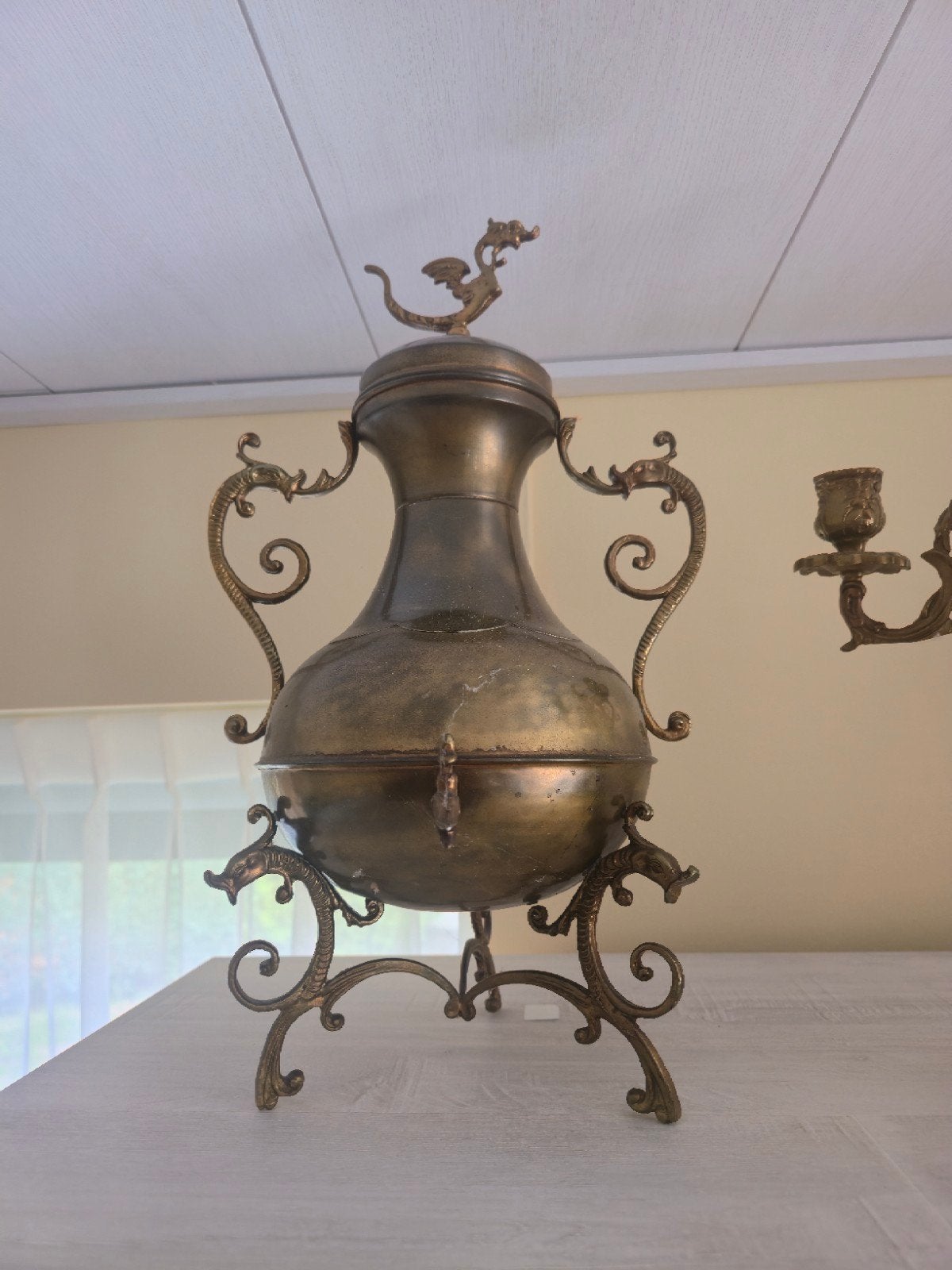 Decoratieve kan, Ophalen