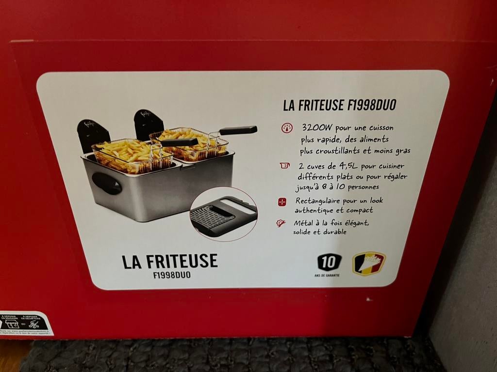 Frifri double friteuse neuve reçue en cadeau, Elektronische apparatuur, Ophalen, Zo goed als nieuw