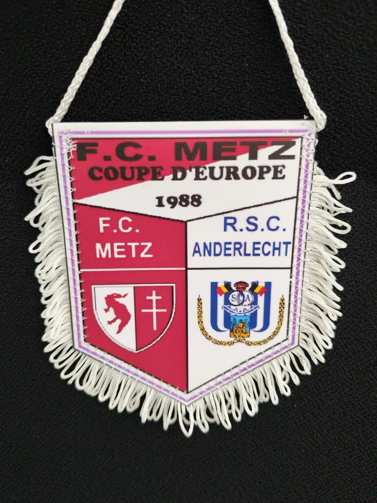 1988 RSC Anderlecht FC Metz sublieme vintage vaandel vaantje, Ophalen of Verzenden