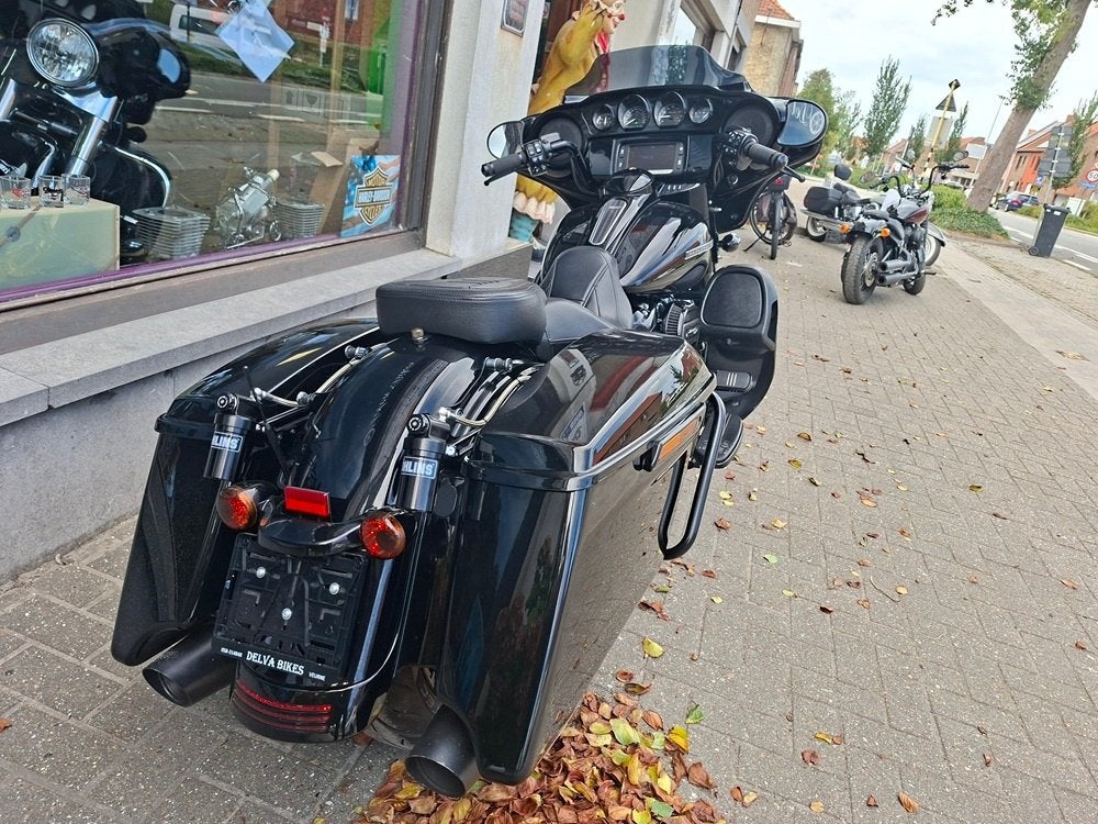 Harley FLHXS Streetglide spec- 2018 - 38332 km, 2 cilinders, 1745 cc, Meer dan 35 kW, Toermotor