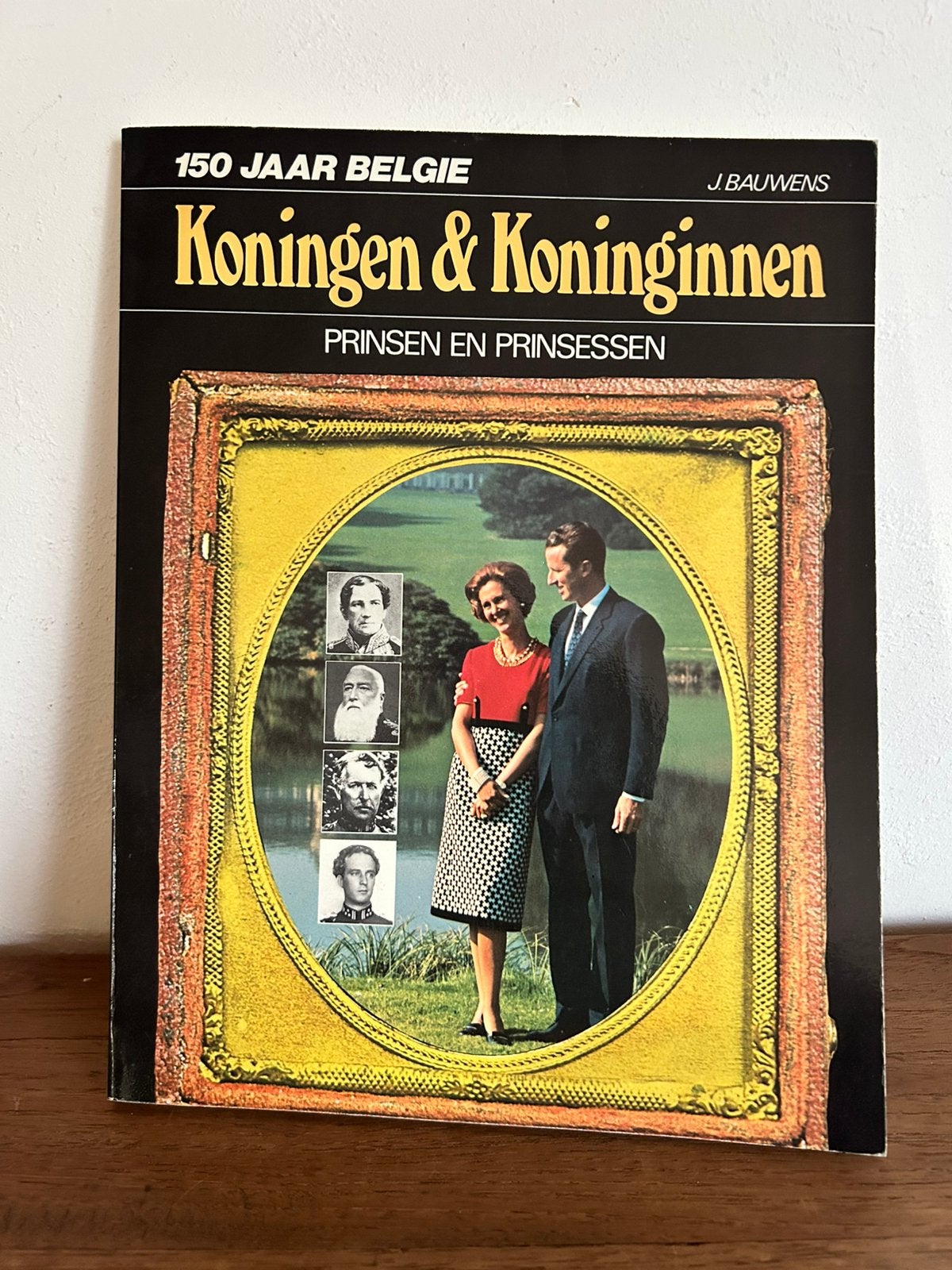 Boek 150 jaar België - Koningen en koninginnen, Verzamelen, Ophalen of Verzenden, Zo goed als nieuw