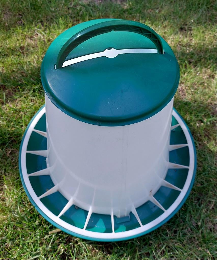 GROTE VOEDERBAK VOOR KIPPEN OF ANDER PLUIMVEE, Ophalen