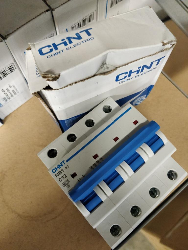 Diverse nieuwe zekeringen van chint nieuw, Doe-het-zelf en Bouw, Ophalen
