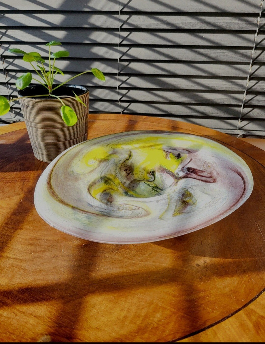 Bol ou centre de table en verre multicolore vintage, soufflé, Enlèvement