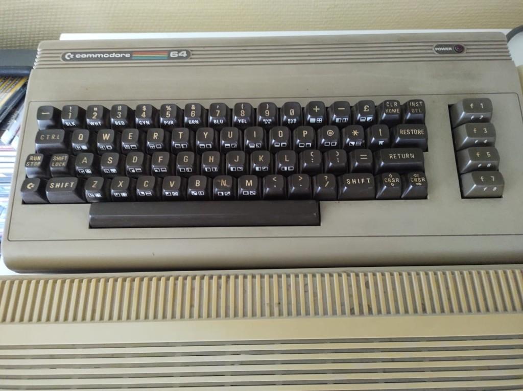 Commodore 64 te koop goede staat met veel games + toebehoren, Computers en Software, Vintage Computers, Ophalen, Commodore