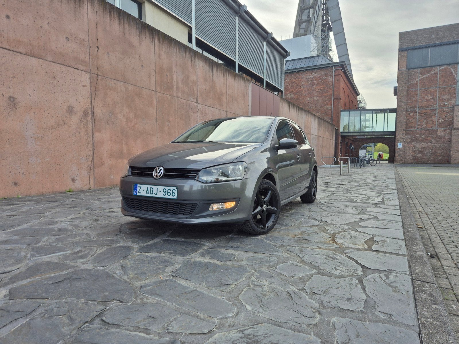 VOLKSWAGEN POLO 1.6 CR TDI AUTOMAAT TOPSTAAT ( NAVI,CAMERA), Auto's, Zwart, 4 cilinders, 1600 cc, Bedrijf