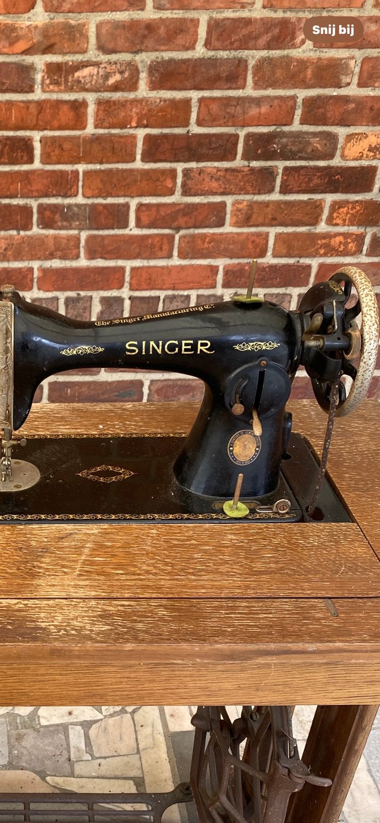 Antiek Singer Naaimachine, Enlèvement