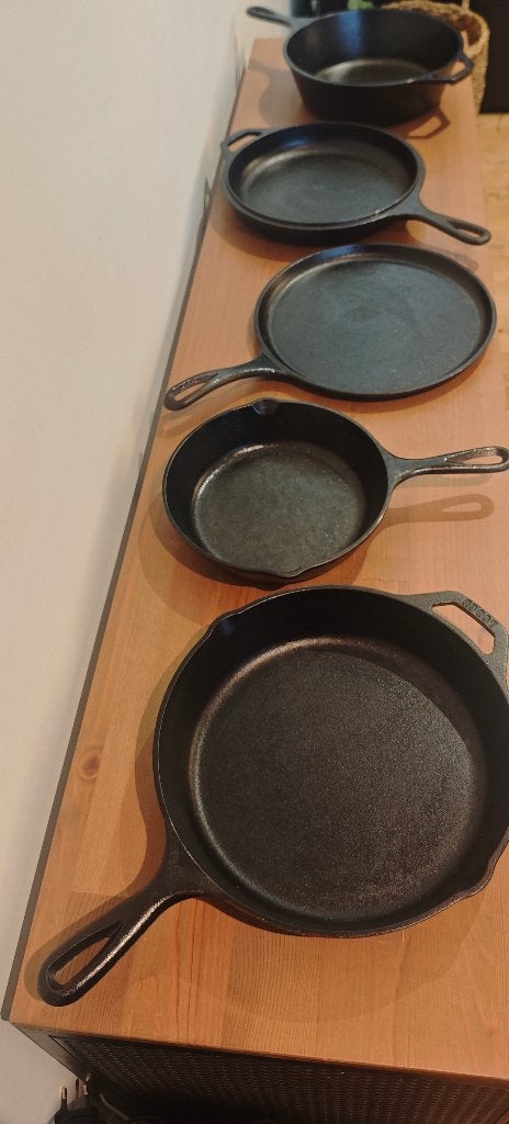 Set gietijzeren fornuizen van het merk LODGE, Ophalen, Met handvatten, Gietijzer, Zo goed als nieuw