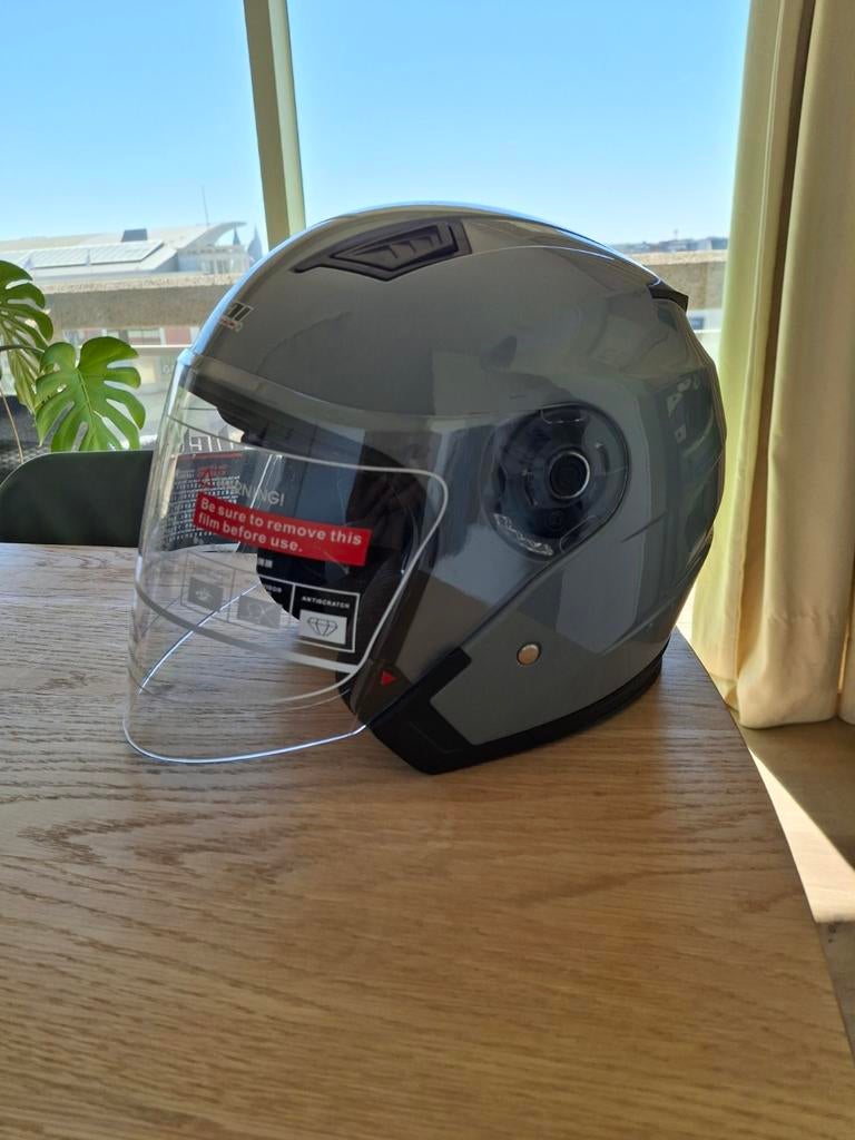 Nieuwe helm, Ophalen, M