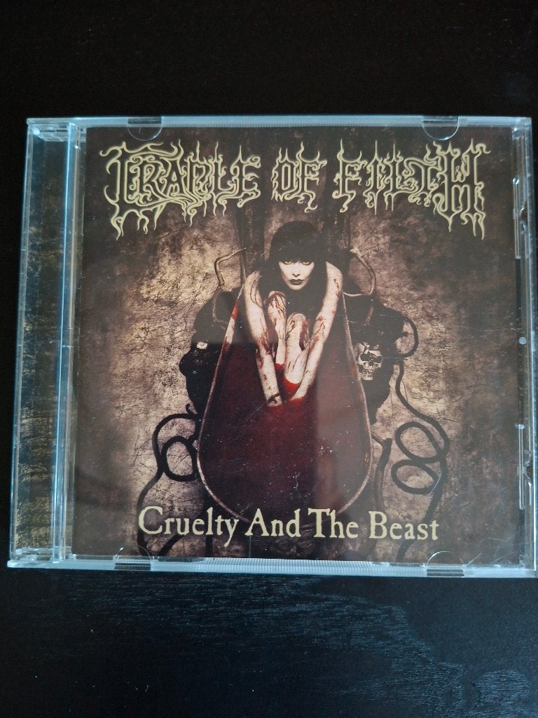 Cradle Of Filth (UK) - Cruelty And The Beast  (1999), CD & DVD, Enlèvement ou Envoi, Comme neuf, Black metal, Réédition